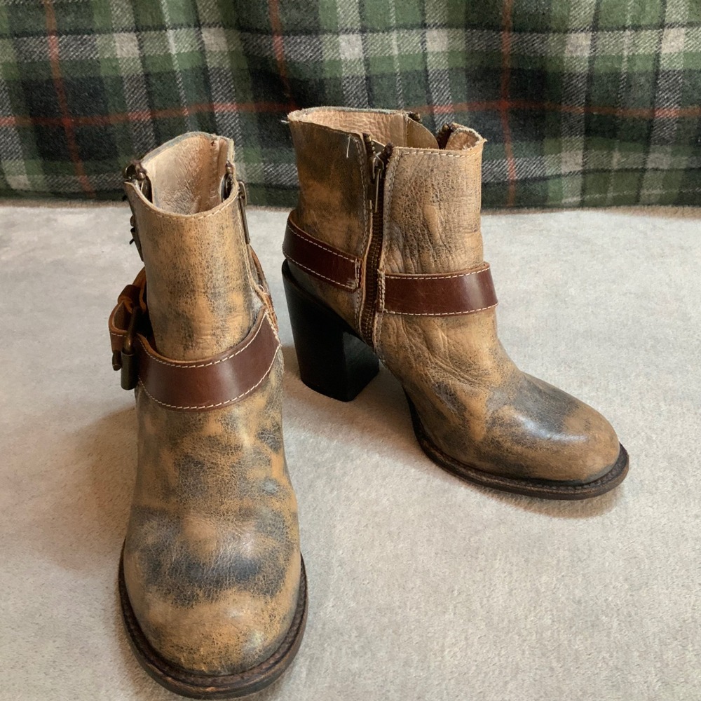 Freebird by Steven Bolo Brown Leather Buckle Ankle Boots Womens 7 Distressed